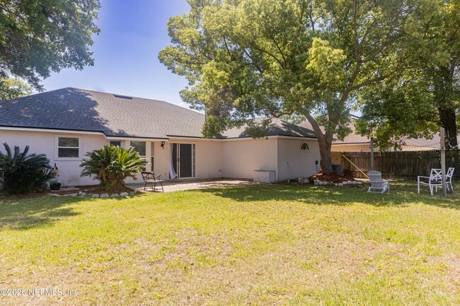 Building Photo - 2034 Belhaven Dr