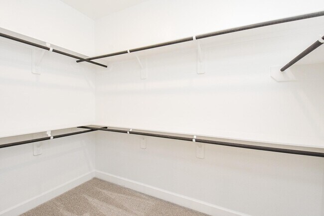 Building Photo - 611 Sand Branch Dr