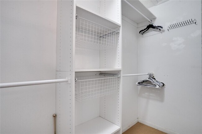 Building Photo - 654 Windrush Bay Dr