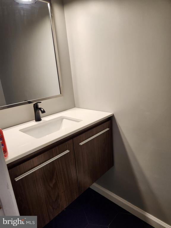 Building Photo - 8404 N Brook Ln