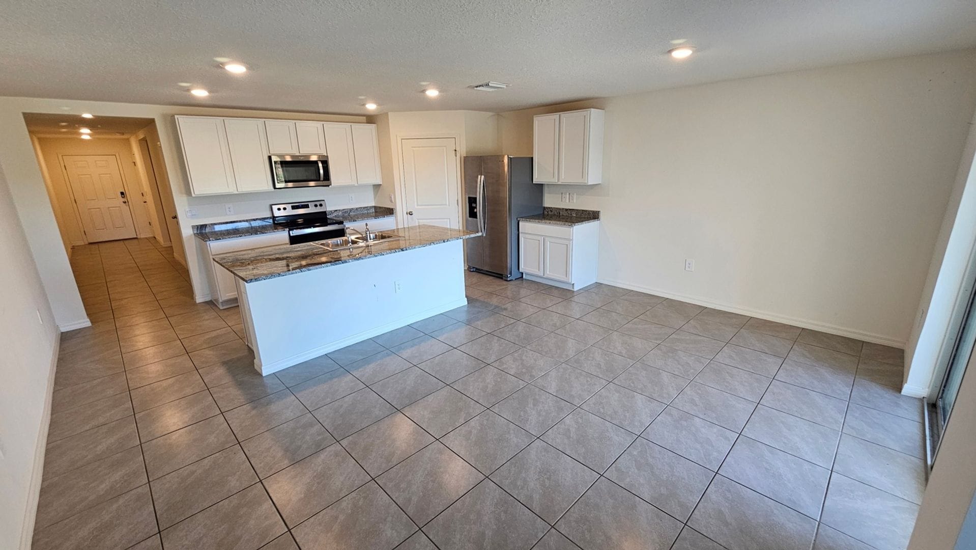 Building Photo - 487 W Back Nine Cir