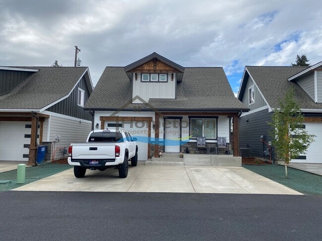 Primary Photo - Craftsman-Style Home in Coeur d'Alene with...