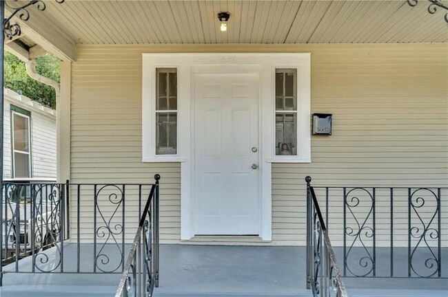 Building Photo - 2426 Eagle St