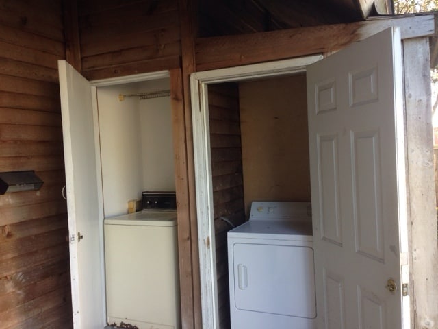 Building Photo - Great Move in Studio. Ready to be your new...