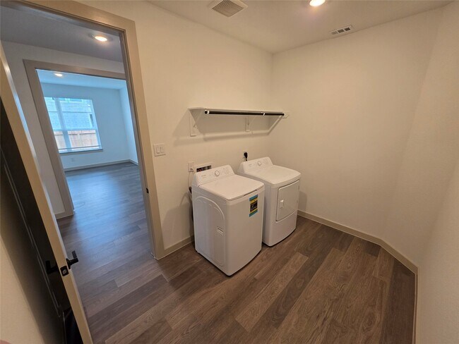 Building Photo - 3333 Woodrose Orchard Dr