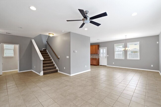Building Photo - 467 Twisted Oaks Ln