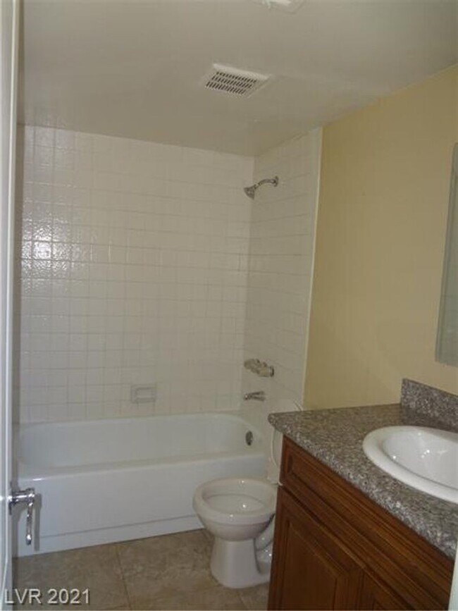 Building Photo - 5456 Cabeza Dr