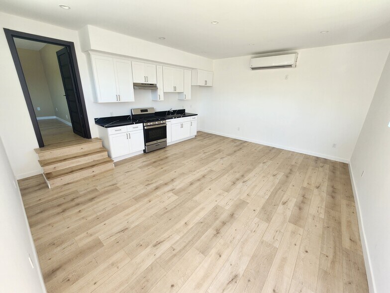 Building Photo - 8221 Alcove Ave