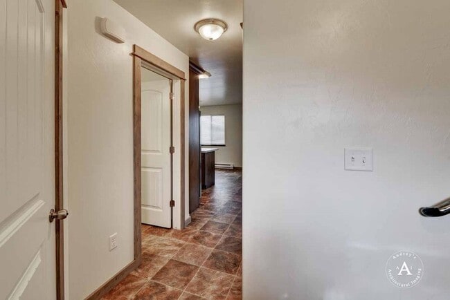 Building Photo - 2070 Gold Ave