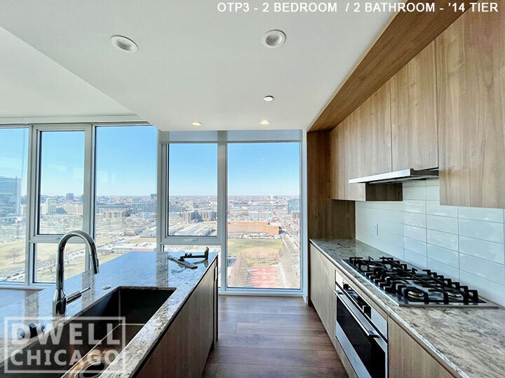 Building Photo - 1147 N Wells St