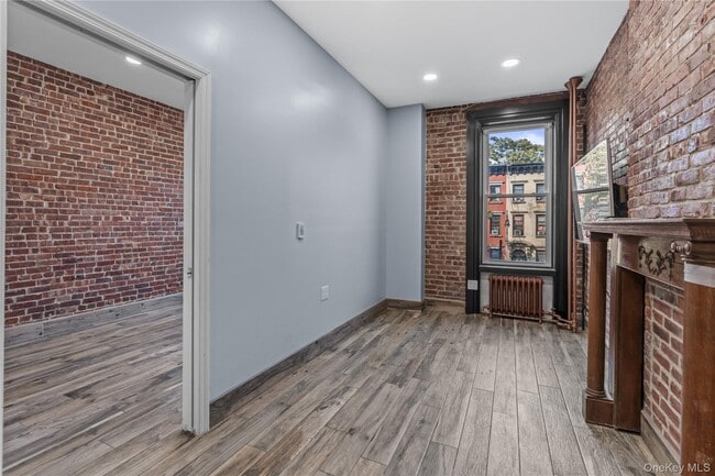 Building Photo - 220 E 116th St