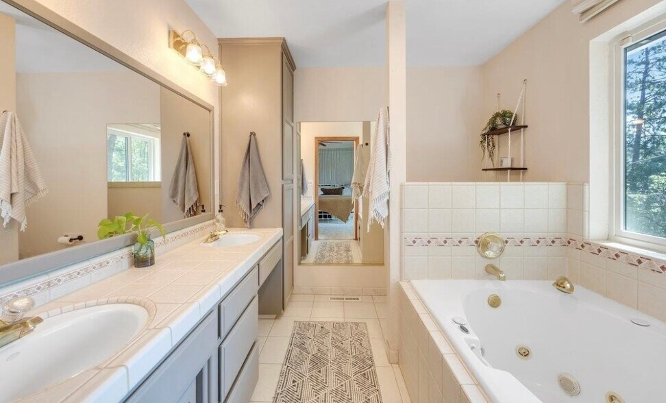 Building Photo - 22689 Cedar Pines Ave