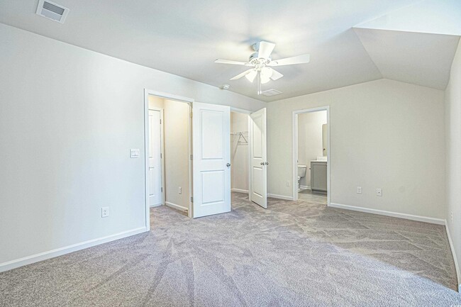 Building Photo - 3520 Bells Lk Cir