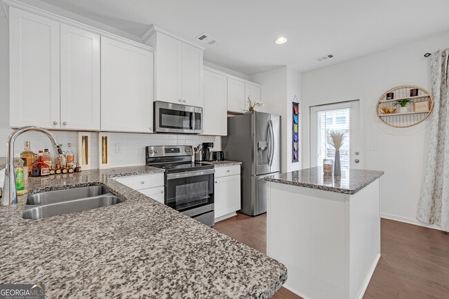 Building Photo - 909 Ambient Way