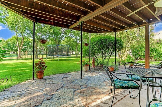 Building Photo - 1706 Country Squire Dr