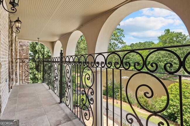 Building Photo - 11140 W Rd