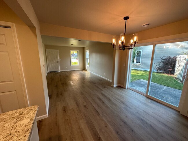 Building Photo - 834 Nicholas Ct