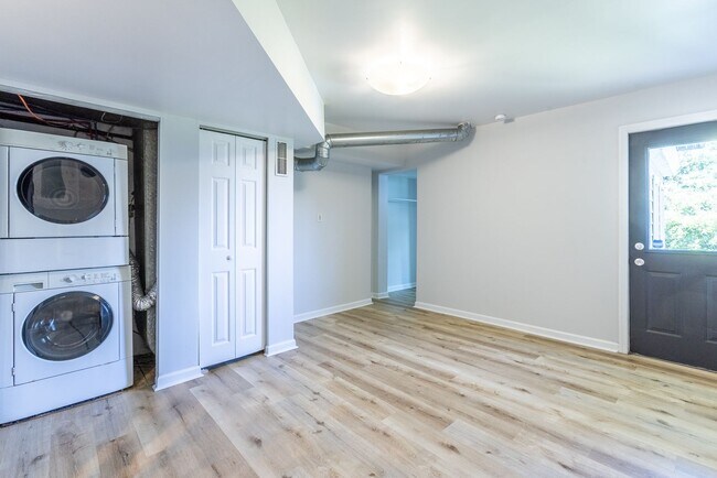 Building Photo - Available NOW  - Updated South Side Slopes Gem | Private Decks + Off-Street Parking