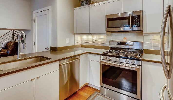 Kitchen - 1285 Xavier St