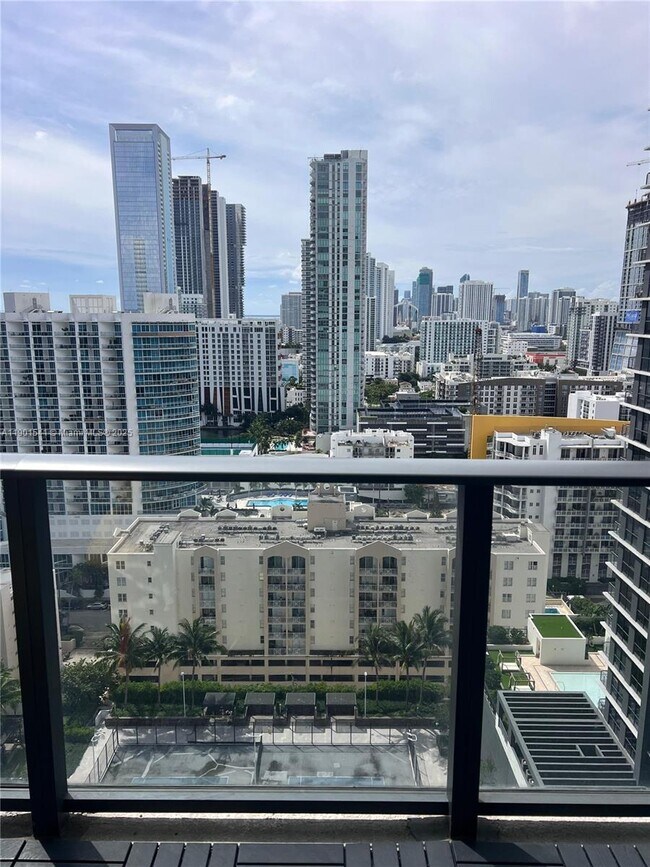 Building Photo - 501 NE 31st St