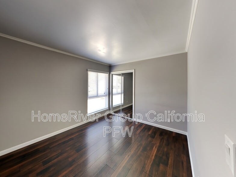 Building Photo - 2862 Hillman St