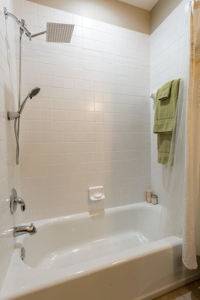 Building Photo - 545 N 1st St