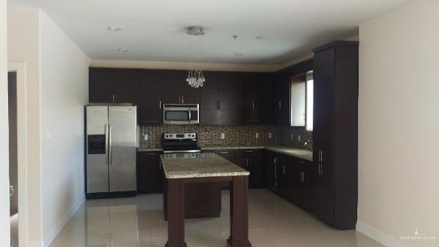 Building Photo - 14 Pineridge Ln