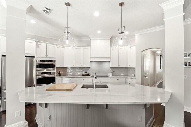 Building Photo - 1750 Carollee Ln
