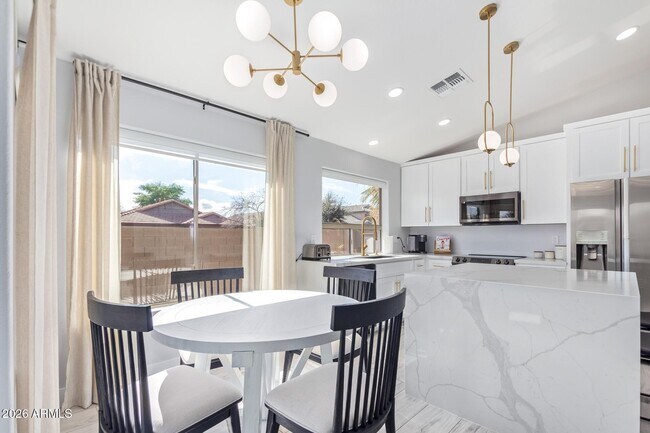 Building Photo - 16019 W Linden St