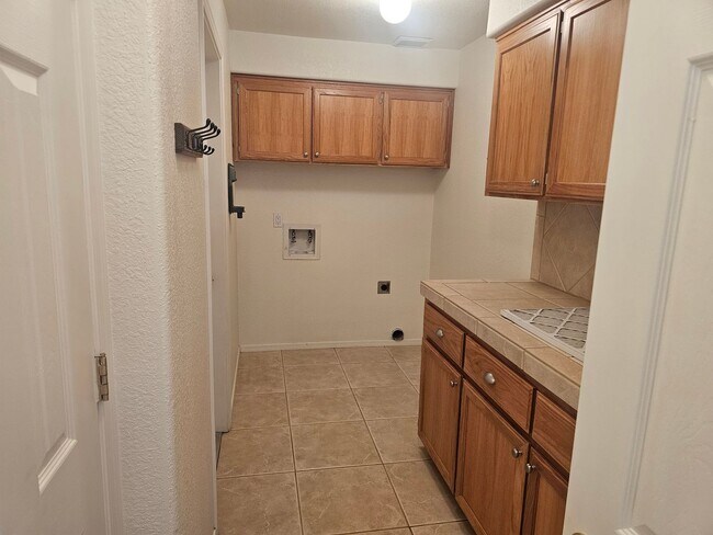 Building Photo - Unfurnished Long Term Pool & Spa