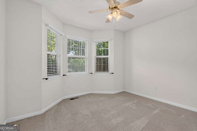 Building Photo - 72 Victorian Cir