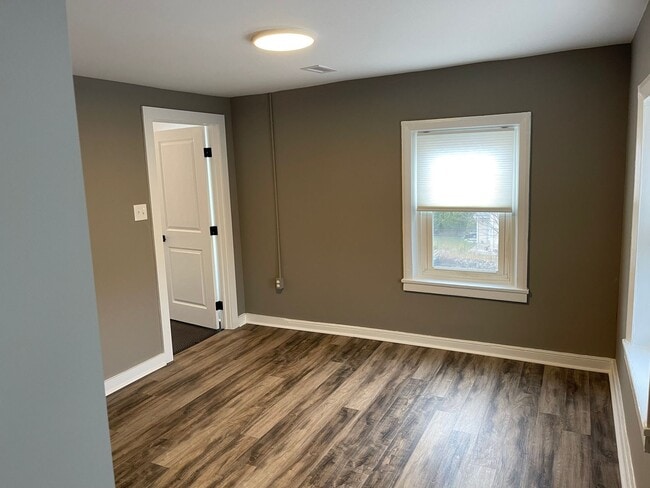 Building Photo - Merchants Lofts V Upgraded 1 Bedroom