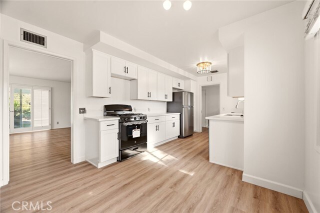 Building Photo - 1033 Encino Ave