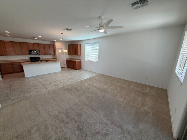 Building Photo - 14418 W Cottontail Ln