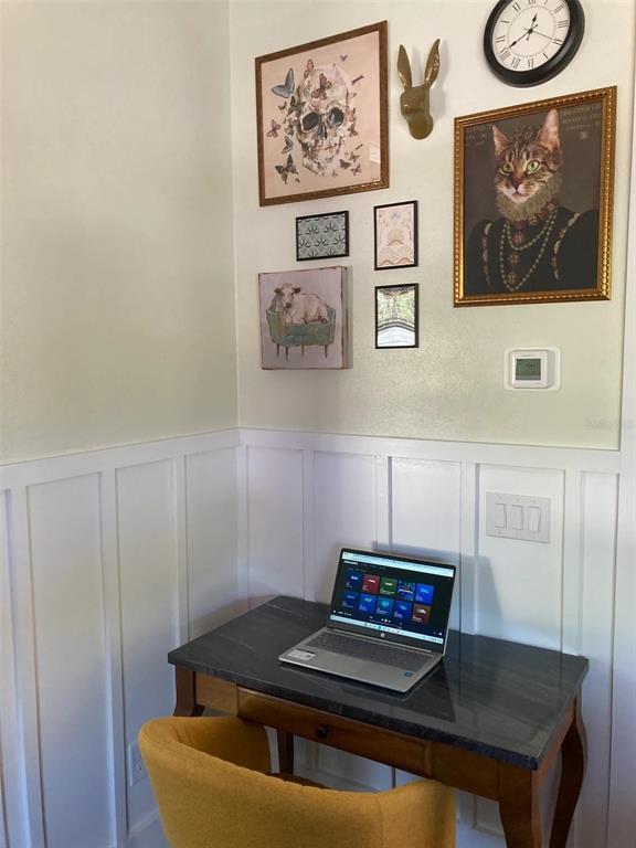 Building Photo - 2408 Hillview St