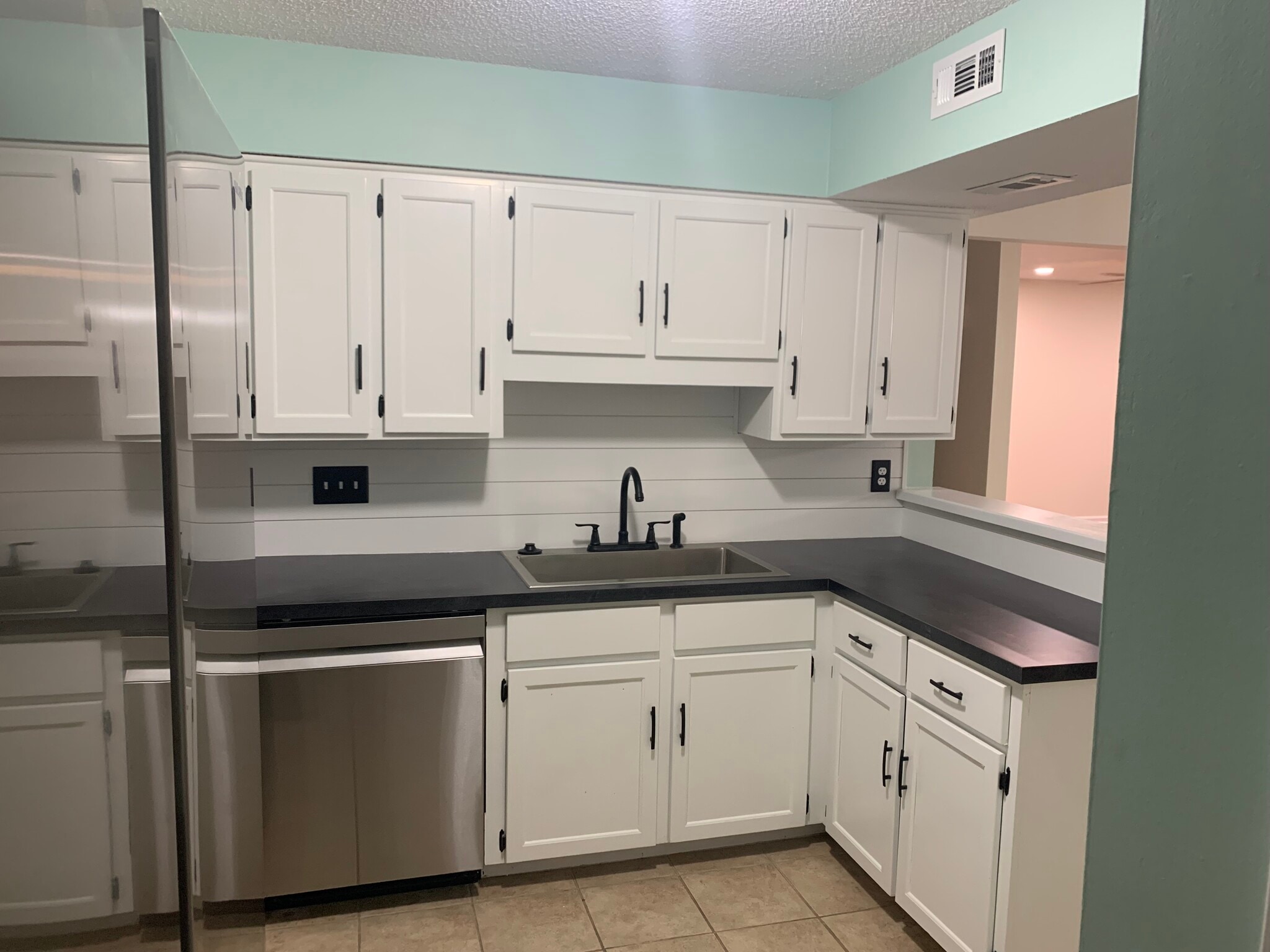 Building Photo - 7150 Winery Ln