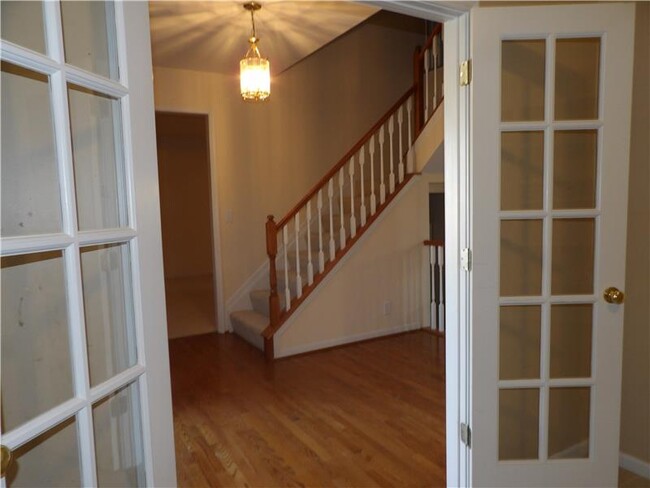 Building Photo - 10201 Hartwood Ct