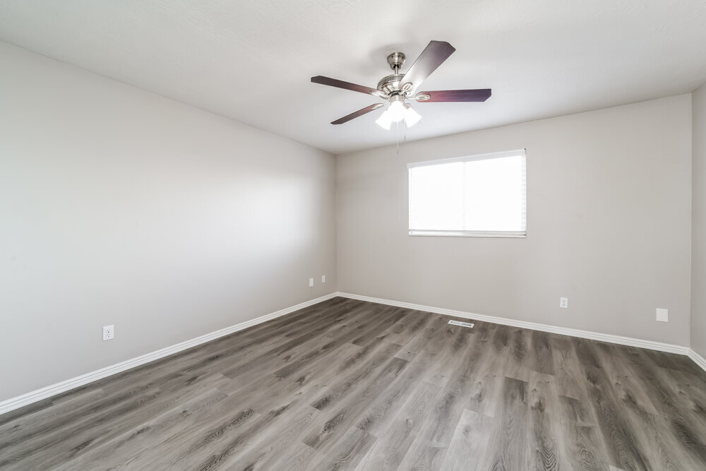 Building Photo - 7747 S Briar Dr