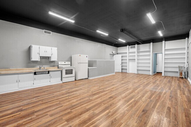 Building Photo - 104 Brown St