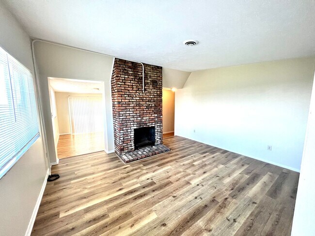 Building Photo - 41 Wyoming St