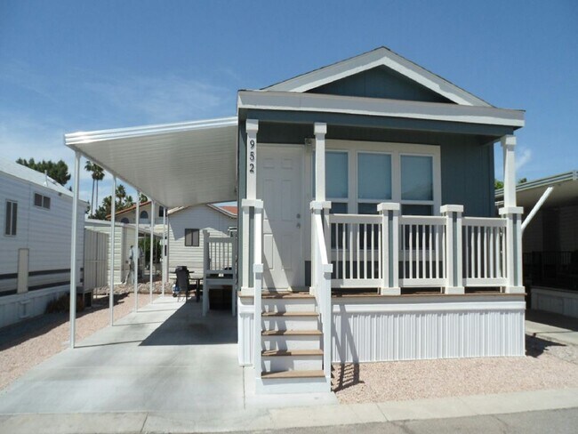 Primary Photo - 8700 E University Dr