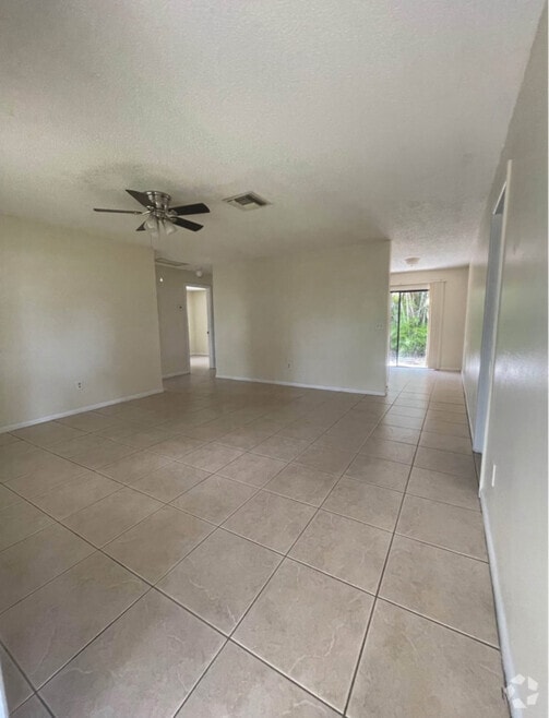 Building Photo - 1639 Barbarie Ln