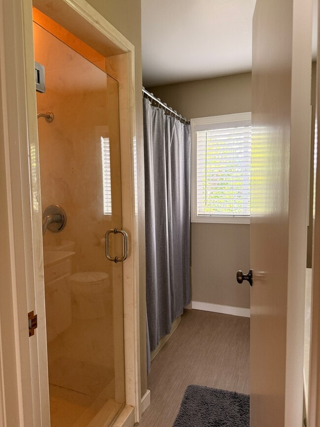 Building Photo - 3860 Linda Vista Ave