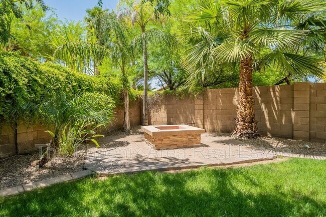 Building Photo - 2287 W Periwinkle Way
