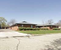 Building Photo - Maple Ranch #2