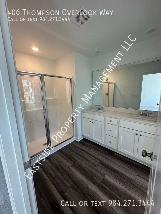 Building Photo - BRAND NEW GORGEOUS TOWNHOME in a very conv...