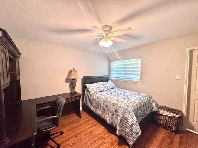 Building Photo - 313 Linden Ln
