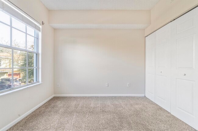 Building Photo - 4000 Grande Vista Blvd