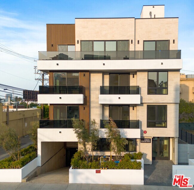 Building Photo - 1414 S Beverly Dr