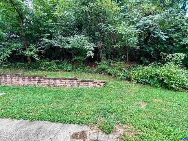 Building Photo - 104 Longwood Dr